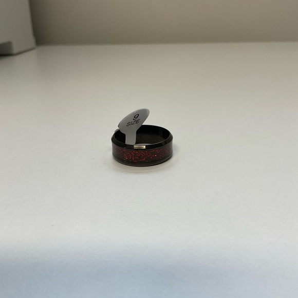 Beautiful Ring - Picture 2 of 2